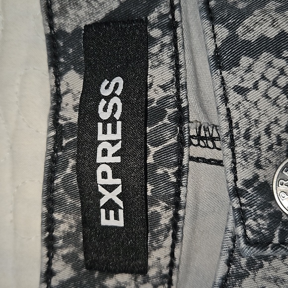 EXPRESS WOMENS ANKLE HIGH RISE JEGGINGS SIZE 10 R BLACK GREY SNAKE PRINT - Picture 5 of 12